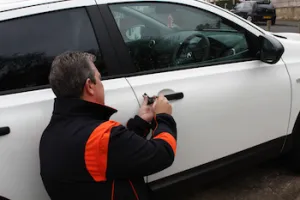 keys locked in van newark keys locked in car newark